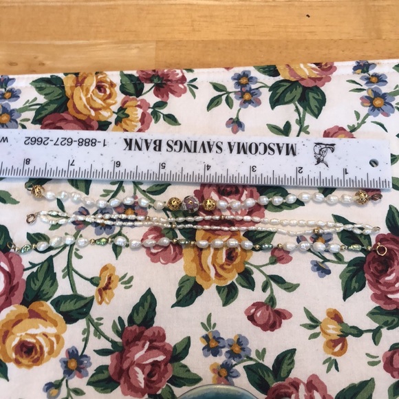 Bundle of 3 Delicate Gold and Pearl Bracelets - Picture 7 of 12